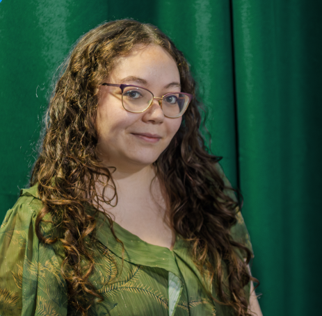 Imagen de Myriam Parra con un vestido verde